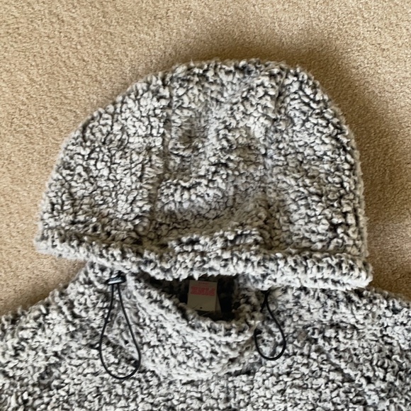 NWT Victoria’s Secret Pink grey sherpa fleece size small - Picture 9 of 11